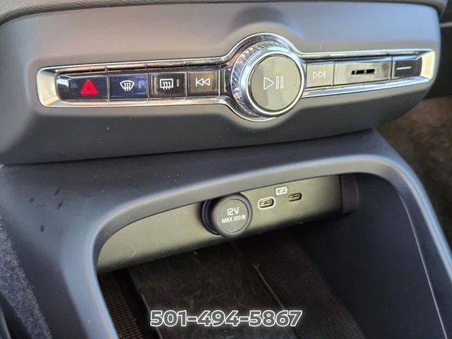 Used 2024 White Volvo B5 Core image 21
