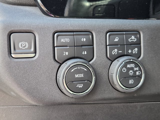 Used 2024 Summit White Chevrolet LTZ image 18