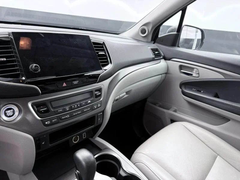 Used 2020  Honda EX-L Sport Utility 4D image 33