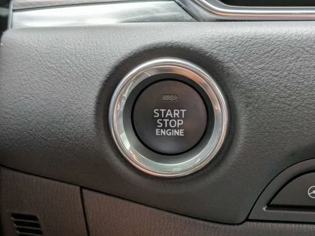 Used 2022 Snowflake White Mazda 2.5 Turbo image 33