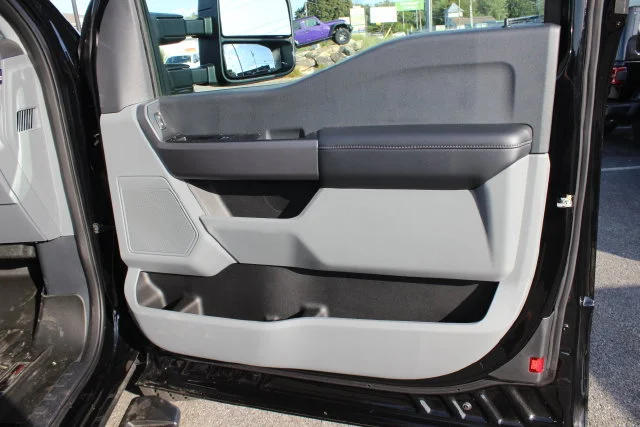 Used 2025 Black Ford XL image 31