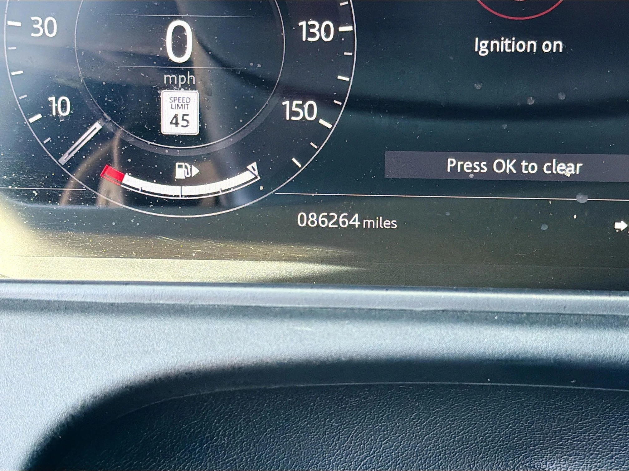 Used 2019 Narvik Black Land Rover R-Dynamic SE image 40