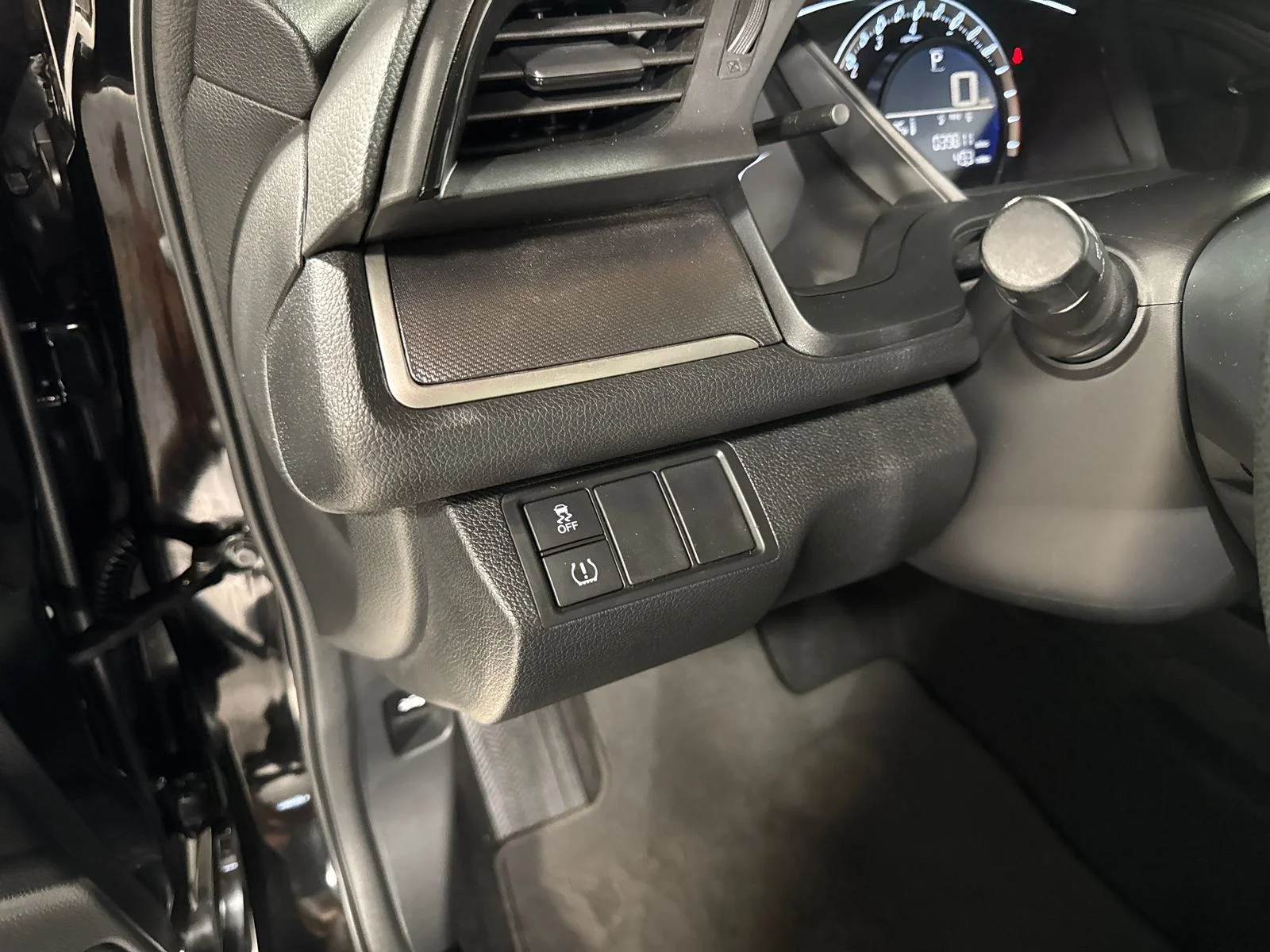 Used 2018  Honda LX-P image 17