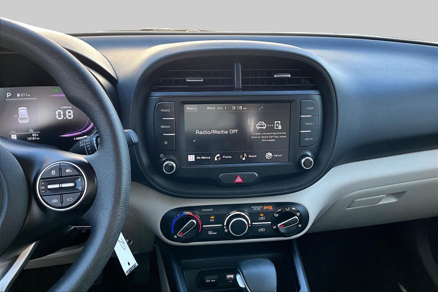 Used 2023 Fusion Black Kia LX image 7