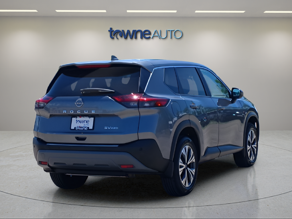 Used 2023 Gray Nissan SV image 8
