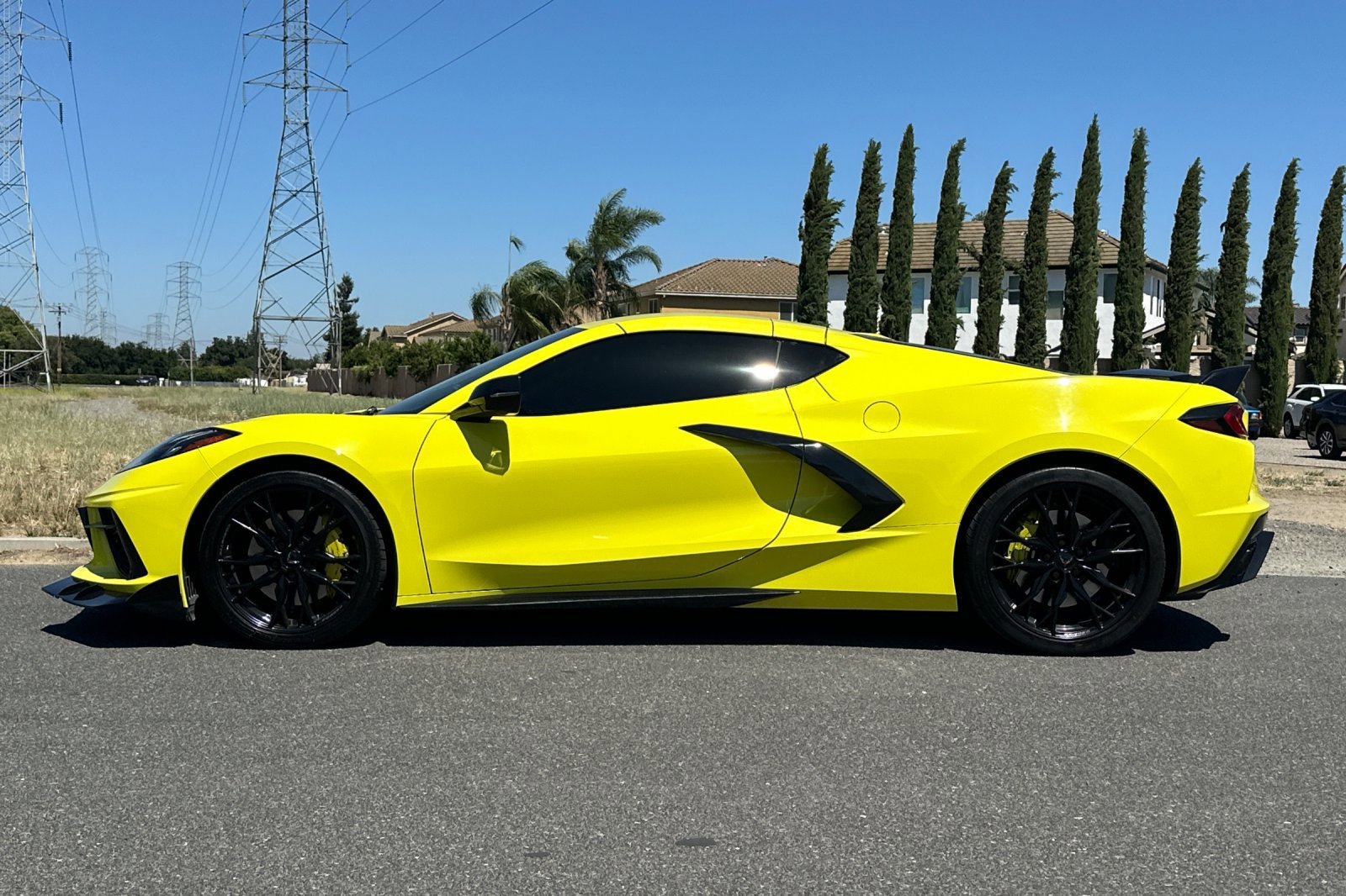 Used 2023 Accelerate Yellow Metallic Chevrolet 2LT image 7