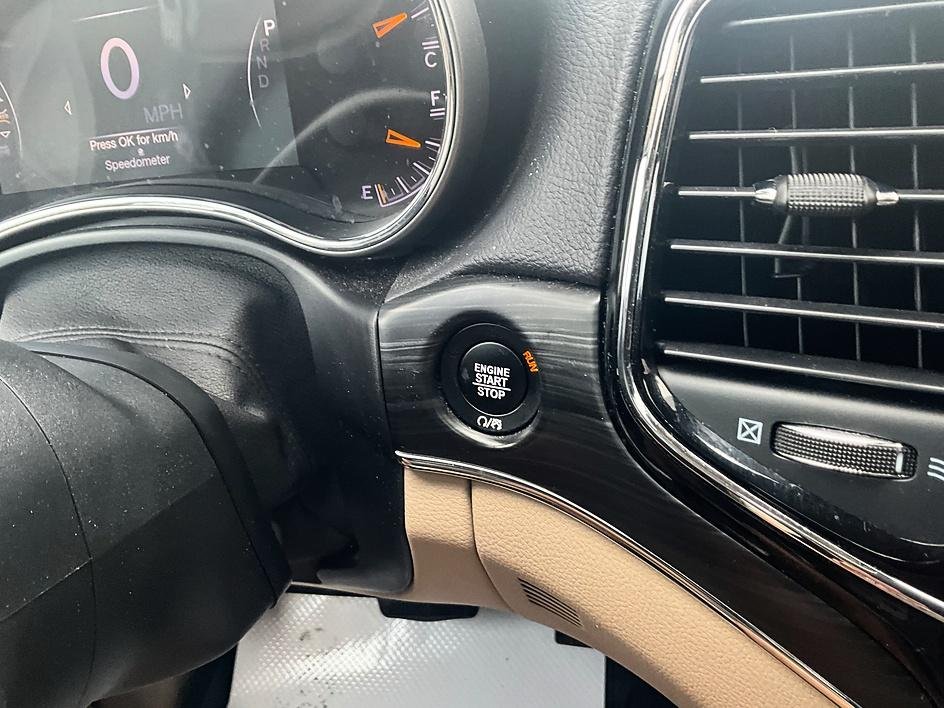 Used 2019 Gray Jeep Limited image 18