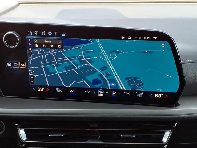 Used 2025 Summit White Chevrolet LT image 16