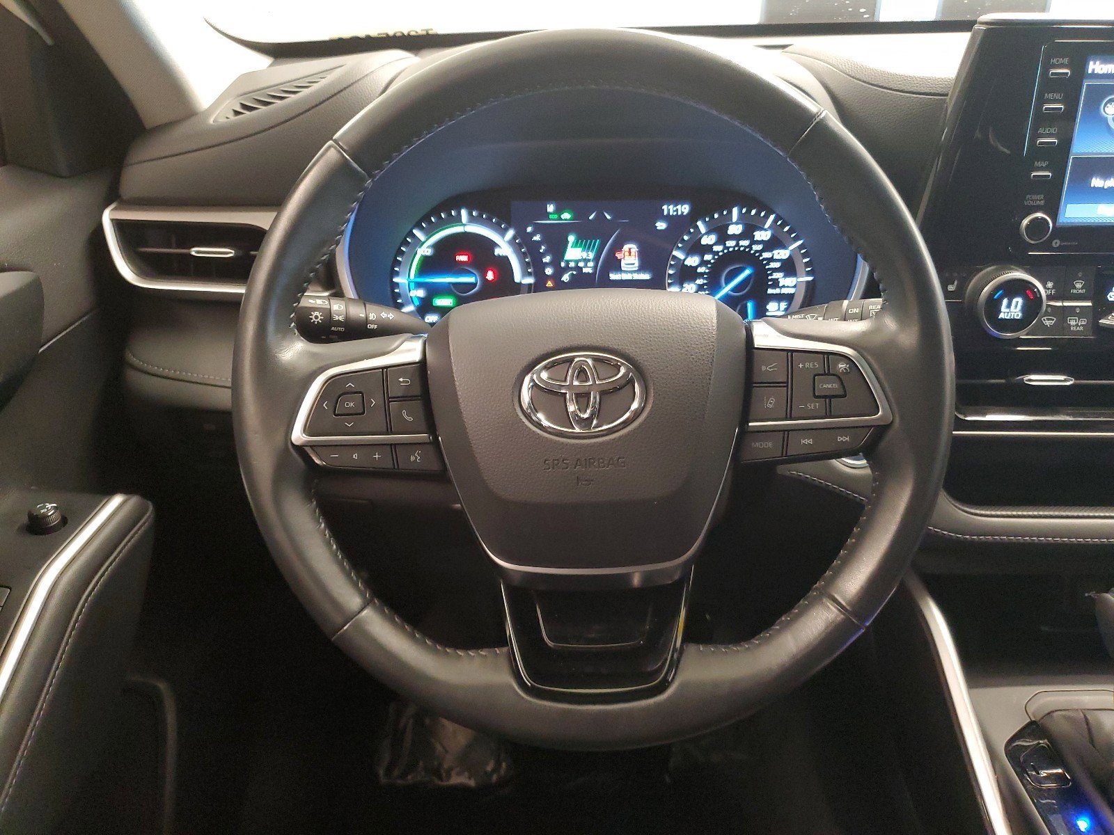 Used 2021 Blizzard Pearl Toyota Hybrid XLE image 26
