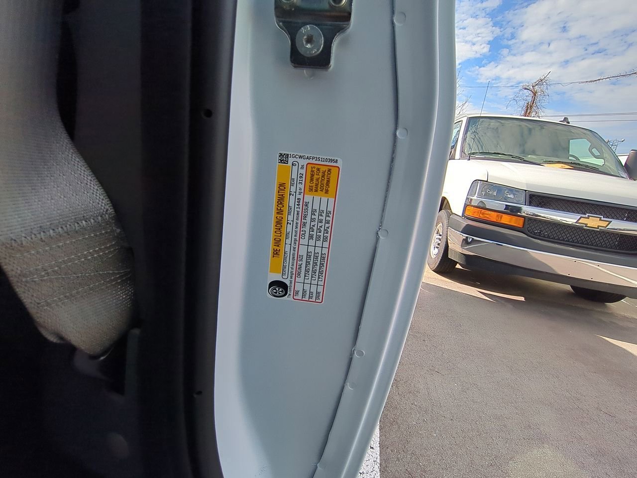 2025 Chevrolet Express Cargo Work Van - Photo 32