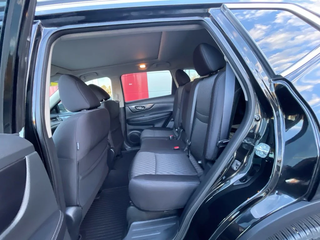 Certified Used 2018  Nissan SV image 22