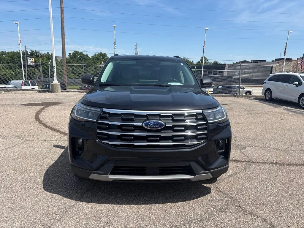 Used 2025 Ford Explorer Active with VIN 1FMUK8DH3SGA51878 for sale in Kansas City