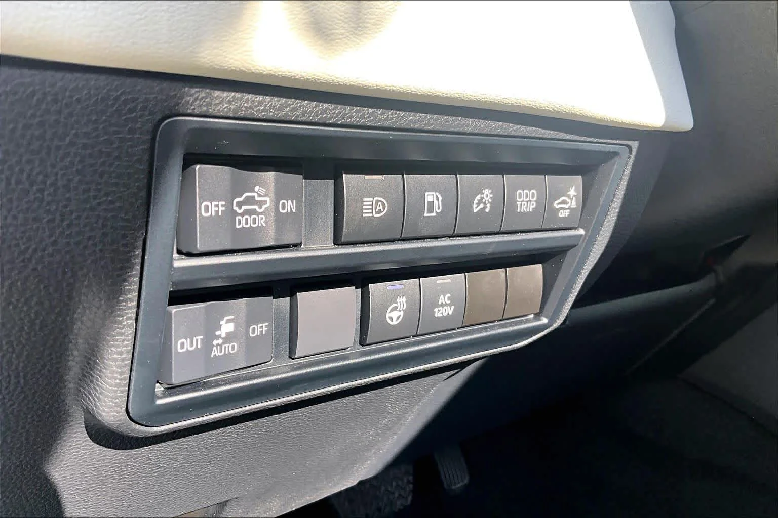 Certified Used 2023 Wind Chill Pearl Toyota Capstone Hybrid image 33