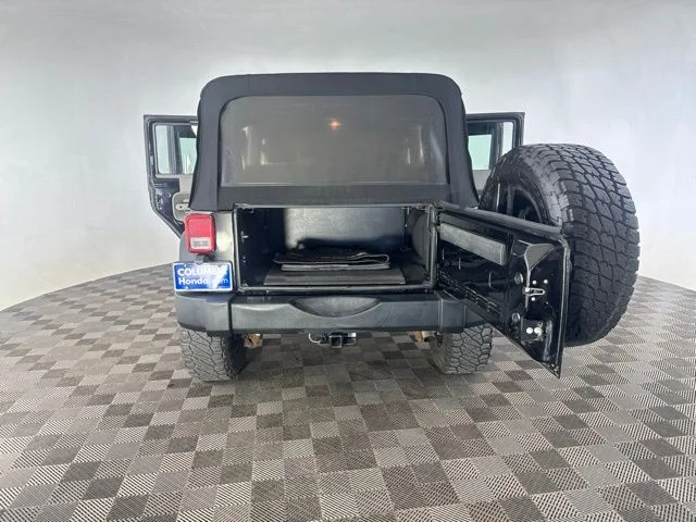 Used 2009 Black Jeep Unlimited X image 18