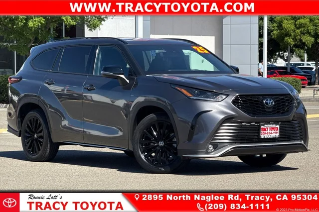 Pre-Owned 2025 Toyota Highlander XSE 4D Sport Utility in Tracy