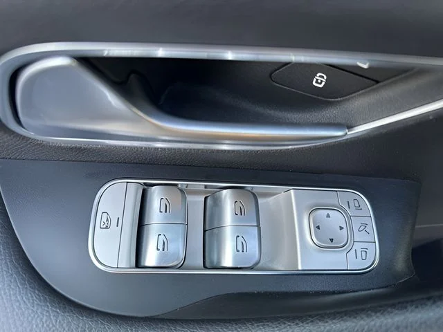 Used 2022 Black Mercedes-Benz GLE 350 image 10