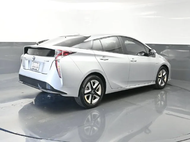 Used 2016 Silver Toyota Four Touring image 7