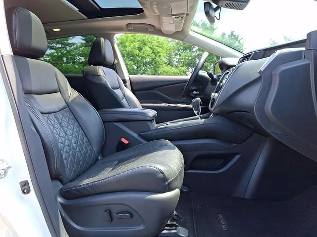 Used 2020 White Nissan Platinum Intelligent AWD image 33
