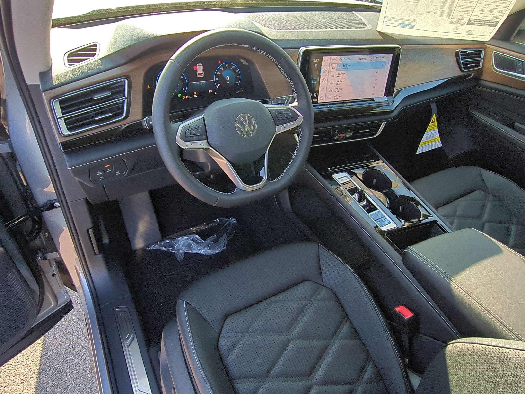 New 2026 Silver Mist Metallic Volkswagen 2.0T SE w/Technology image 9