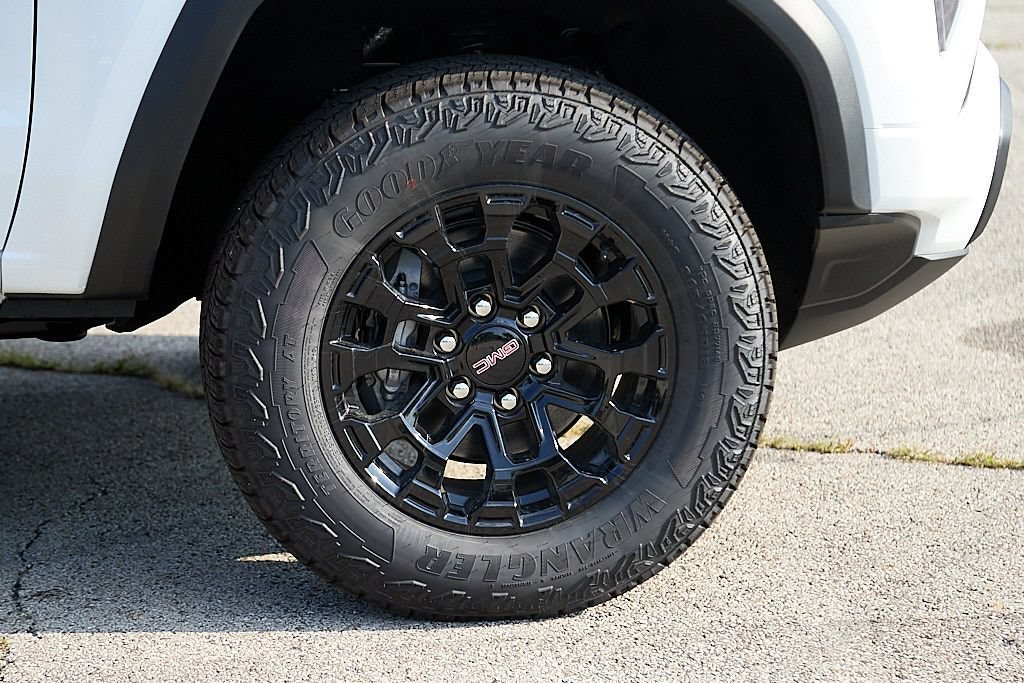 New 2026 Summit White GMC Elevation image 14