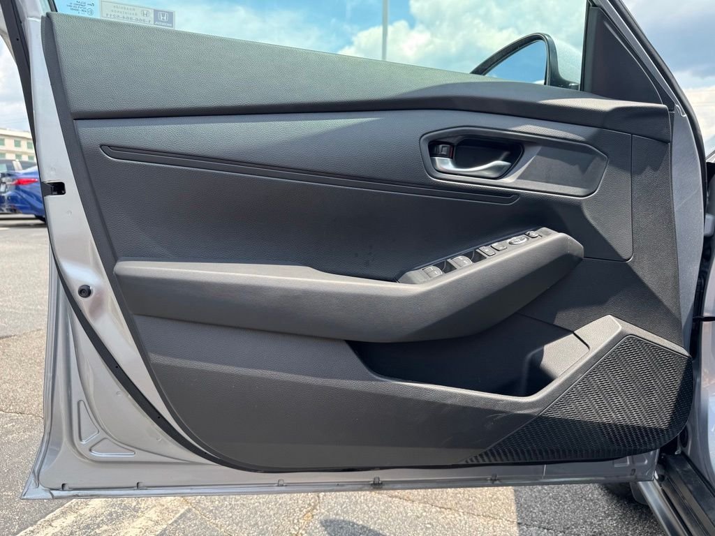 Used 2025  Honda LX image 12