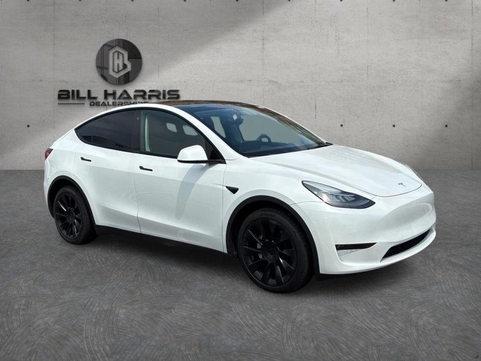 Used 2021 White Tesla Long Range image 1