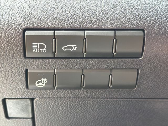 Used 2022 White Lexus 350 image 24