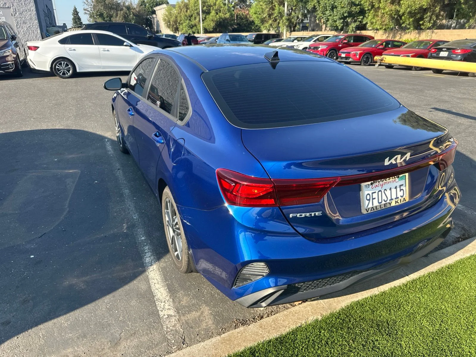 Used 2023 Deep Sea Blue Kia LXS image 7