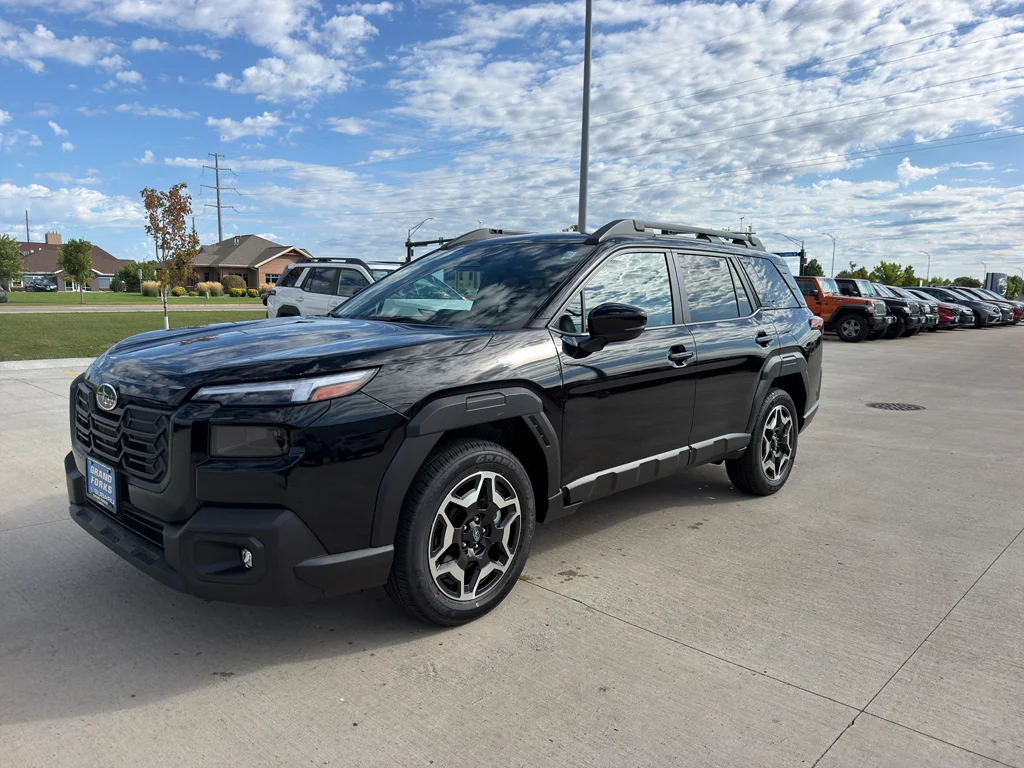 New 2026 CRYSTAL BLACK SILICA Subaru Touring image 2