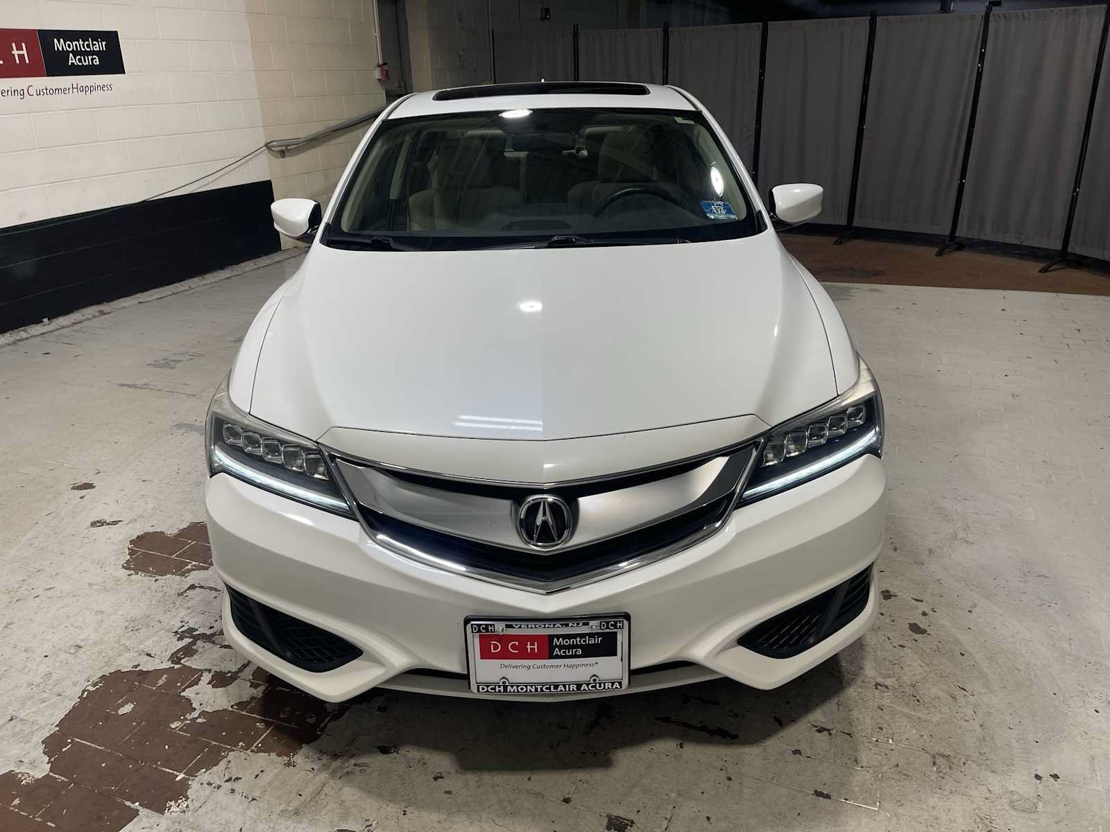 Used 2018 Bellanova White Pearl Acura  image 33