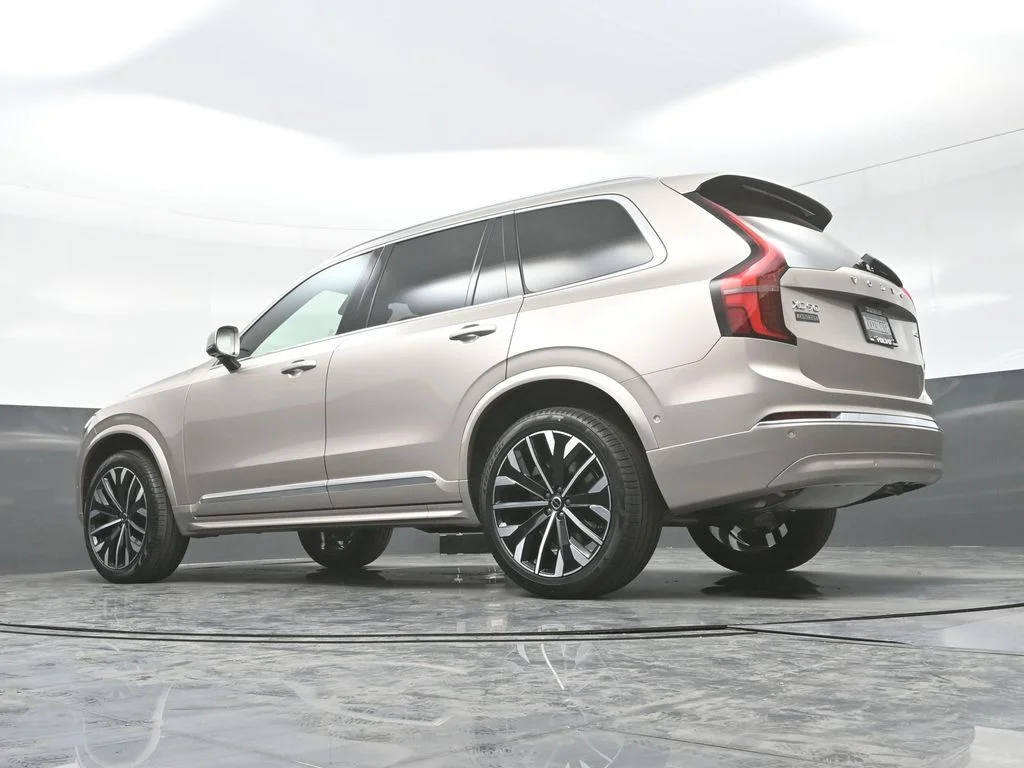 Used 2026 Bright Dusk Volvo Plus image 30