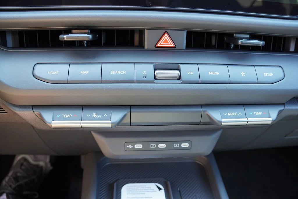New 2027 Snow White Pearl Kia X-Line S image 17