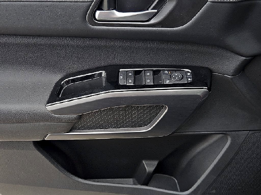 New 2026 Gray Nissan SL image 28