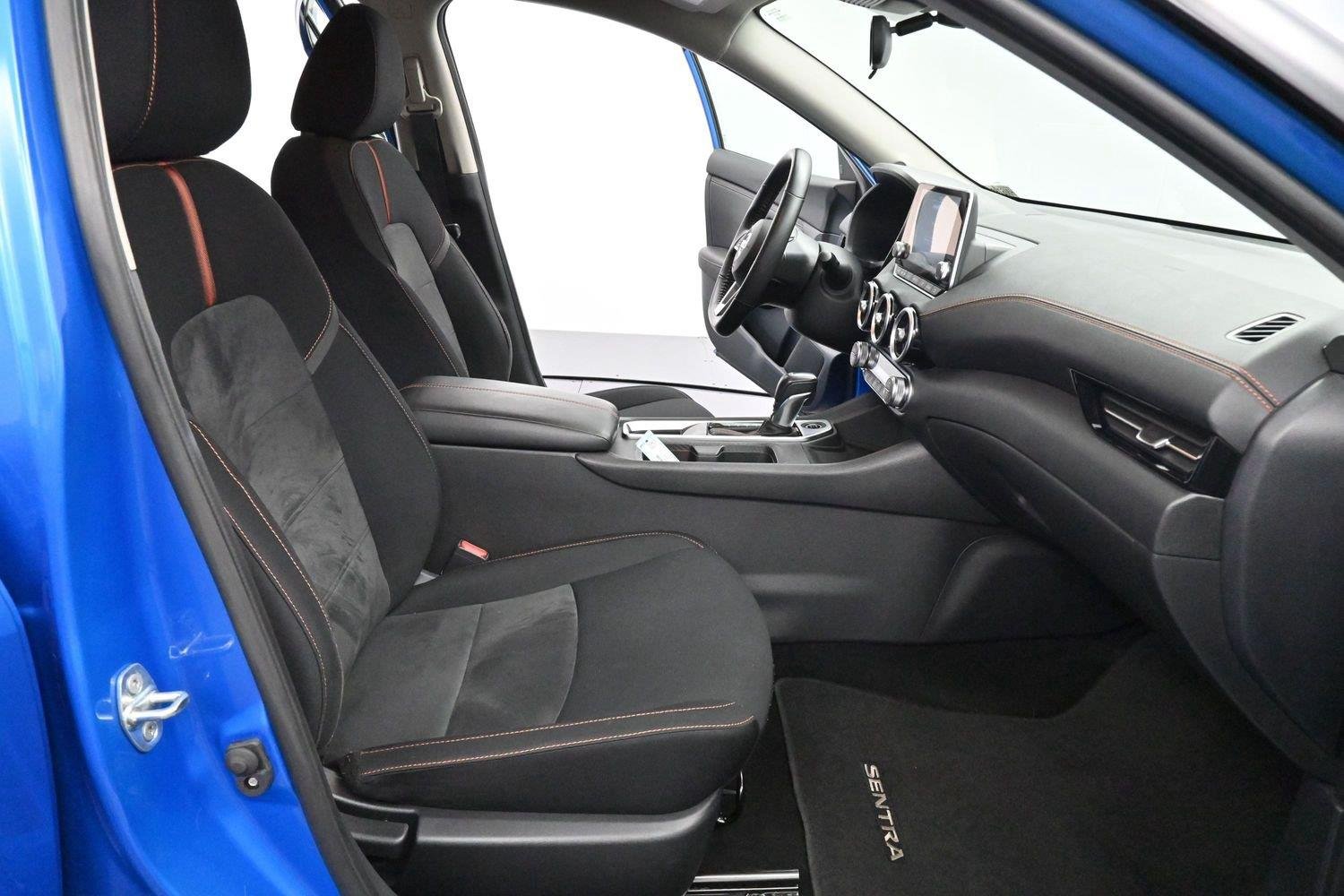 Used 2023 Electric Blue Metallic/Super Black Nissan SR image 25