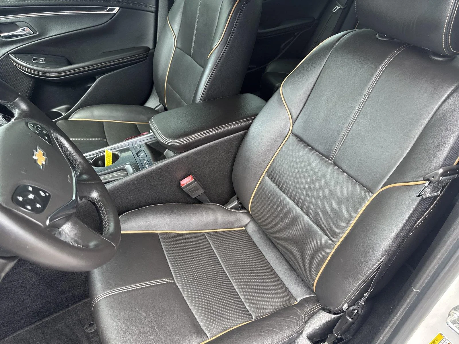 Used 2019 IRIDESCENT PEARL TRICOAT Chevrolet Premier image 11