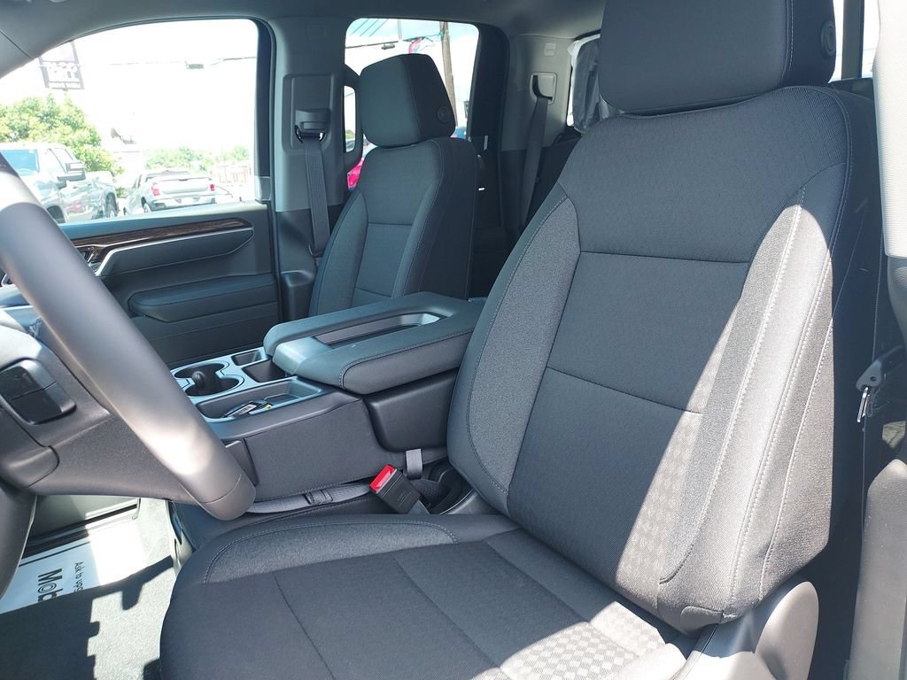 New 2026 Summit White GMC SLE image 17