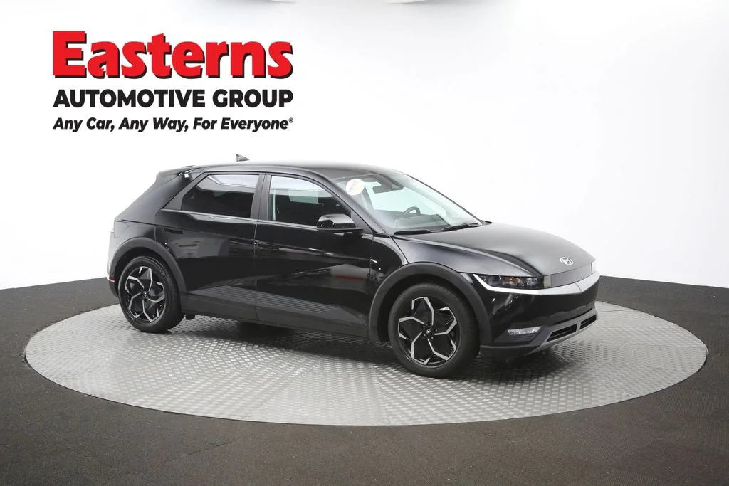 Used 2024 Black Hyundai SEL image 46