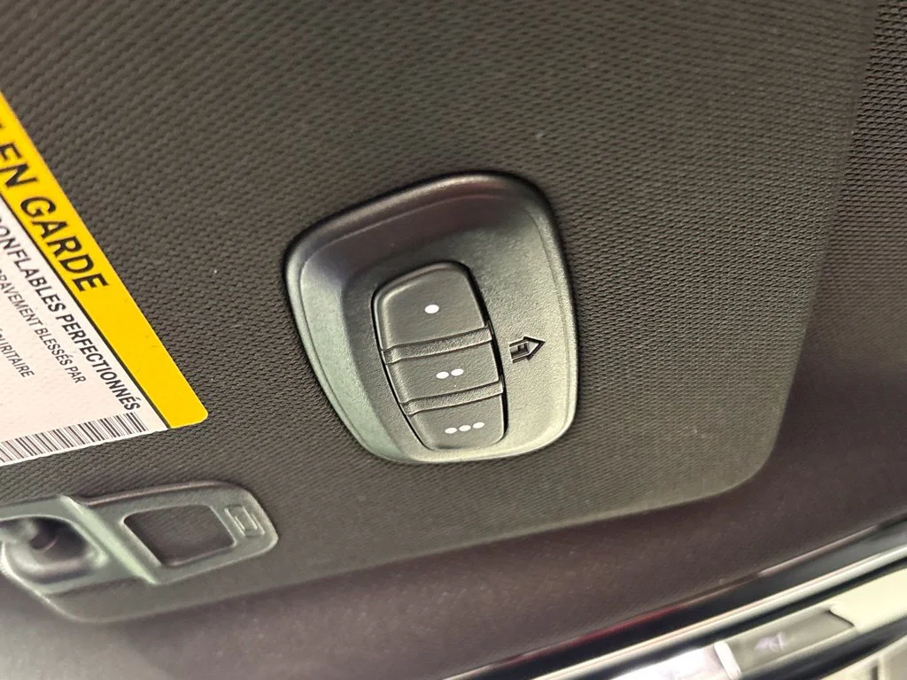 Used 2023 Red Jeep Overland image 40