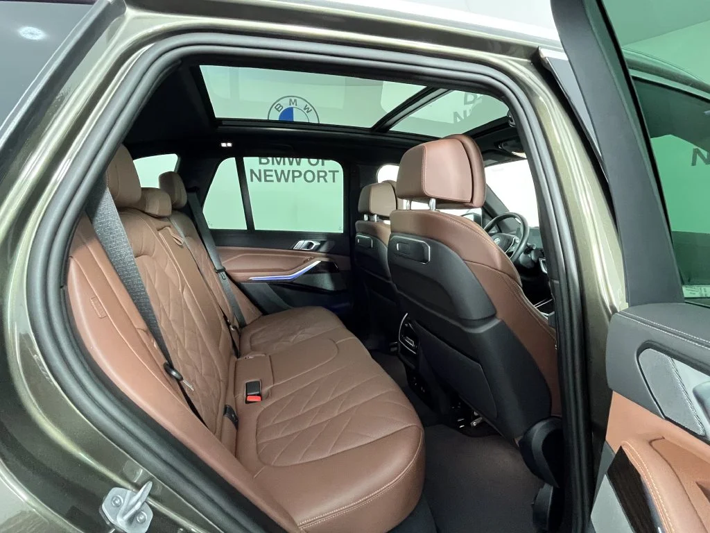 Certified Used 2025 Green Metallic BMW xDrive40i image 23