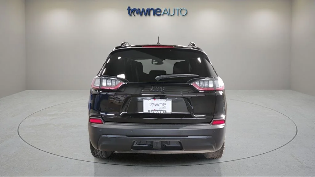 Used 2023 Black Jeep Altitude image 30