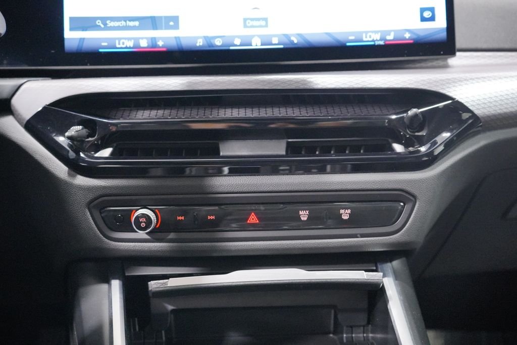 2025 BMW 3 Series 330i - Photo 14