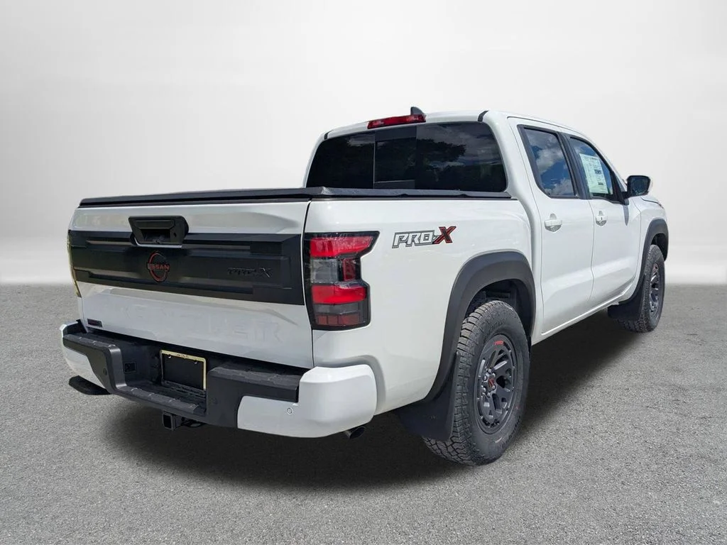 New 2026 White Nissan PRO-X image 3