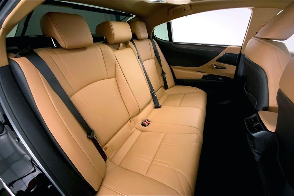 Used 2025 Obsidian Lexus 350 Ultra Luxury image 15