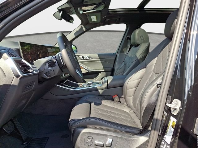 New 2026 Black Sapphire Metallic BMW xDrive40i image 11