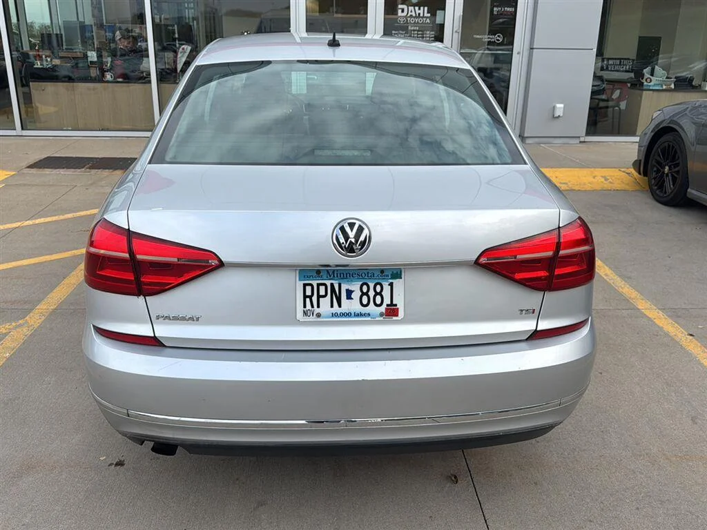 Used 2016  Volkswagen 1.8T S image 10