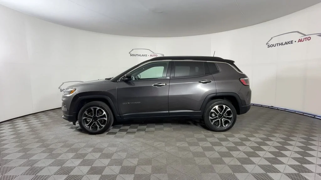 Used 2023 Gray Jeep Limited image 7