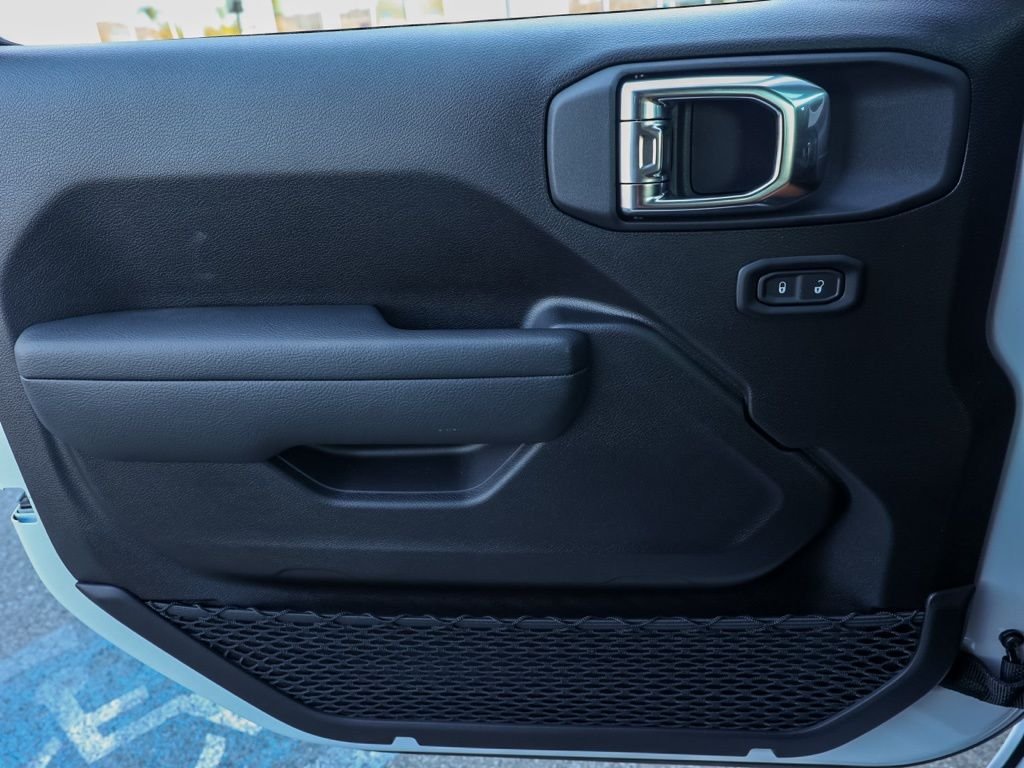 New 2026 Bright White Clear-Coat Exterior Paint Jeep Sport image 19