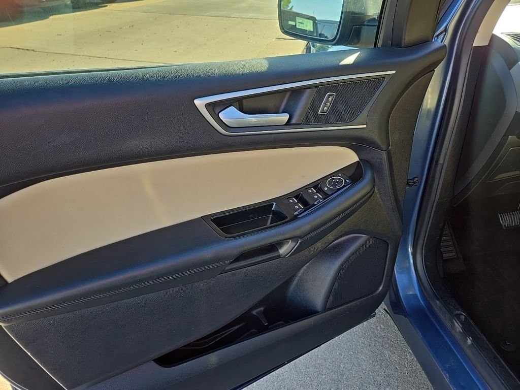Used 2019 Blue Ford SEL image 30