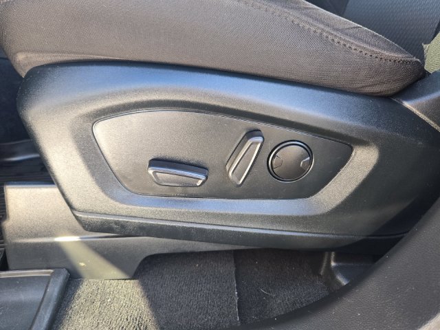 Used 2022 Silver Ford XLT image 11