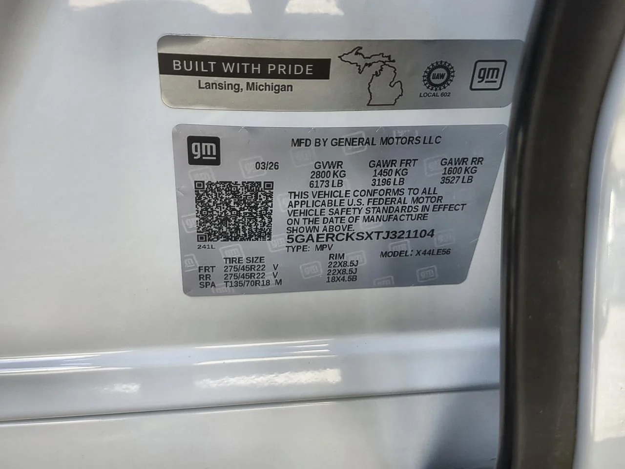 New 2026 Iridescent White Tricoat Buick Avenir image 35
